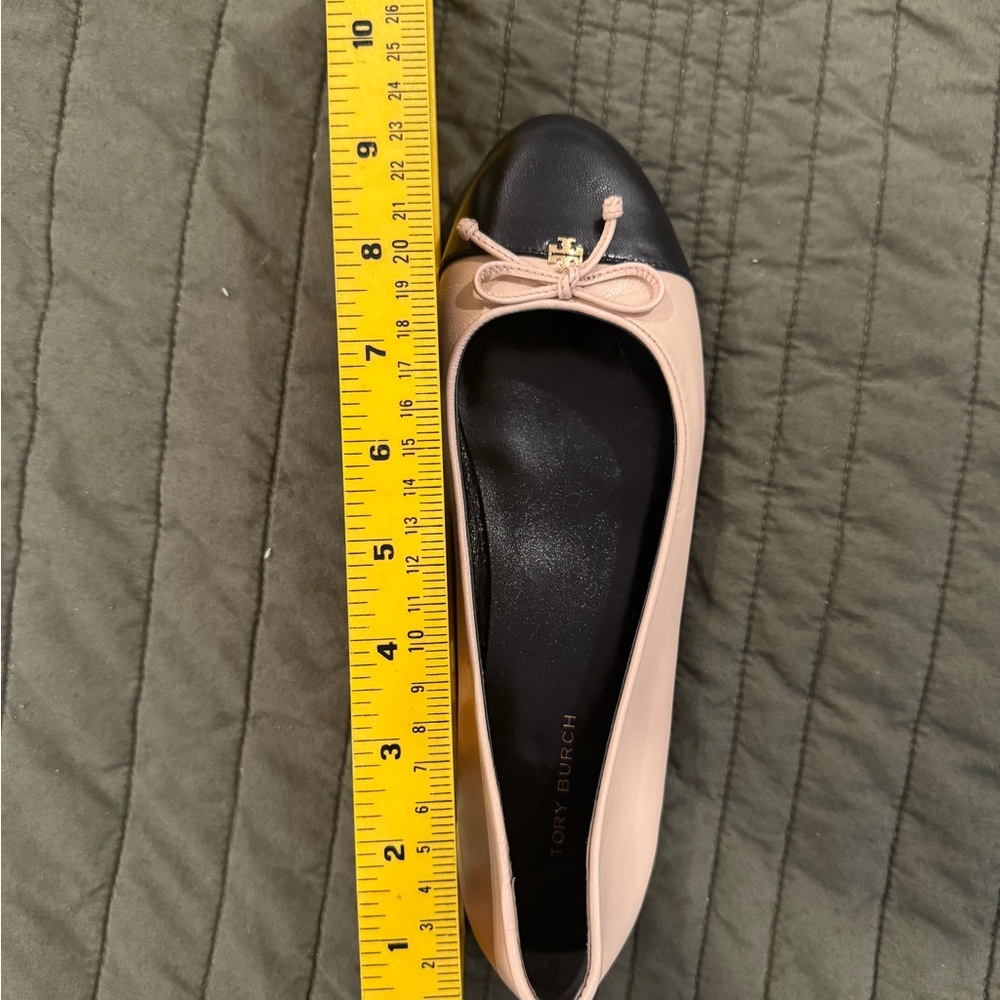 Tory Burch Black and Cream Leather Ballet Flats - Picture 5 of 5